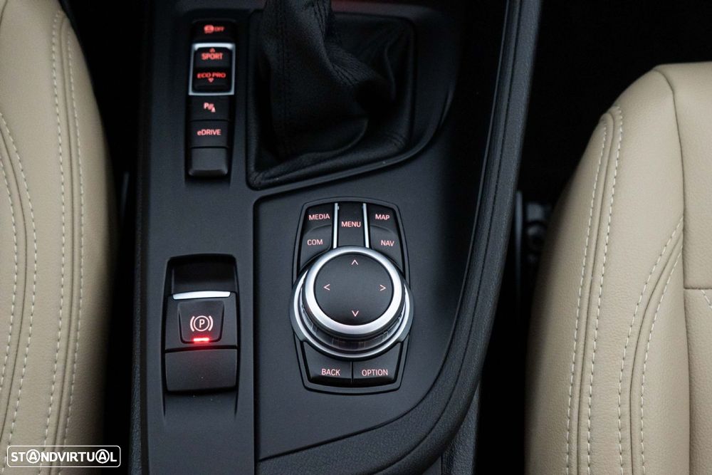 BMW X1 25 e xDrive Corporate Edition - 26