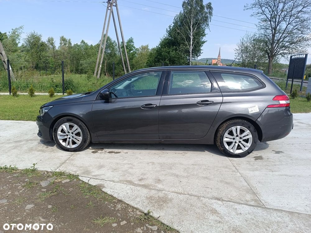 Peugeot 308 - 8
