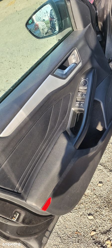 Ford Focus 1.0 EcoBoost Titanium - 11