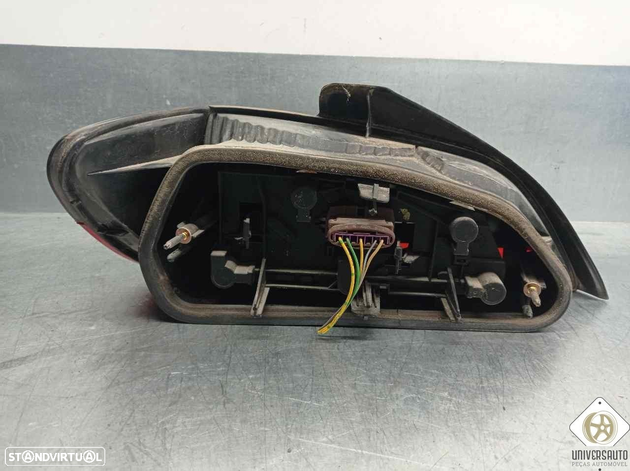 FAROLIM TRASEIRO DIREITO PEUGEOT 406 1999 - 7