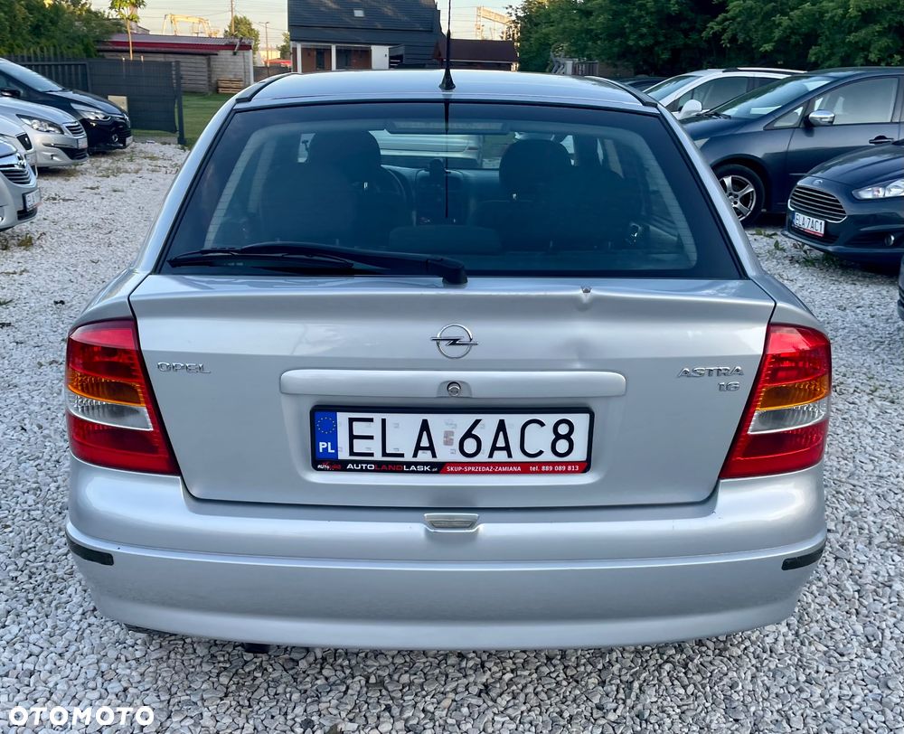 Opel Astra 1.6 GL - 17