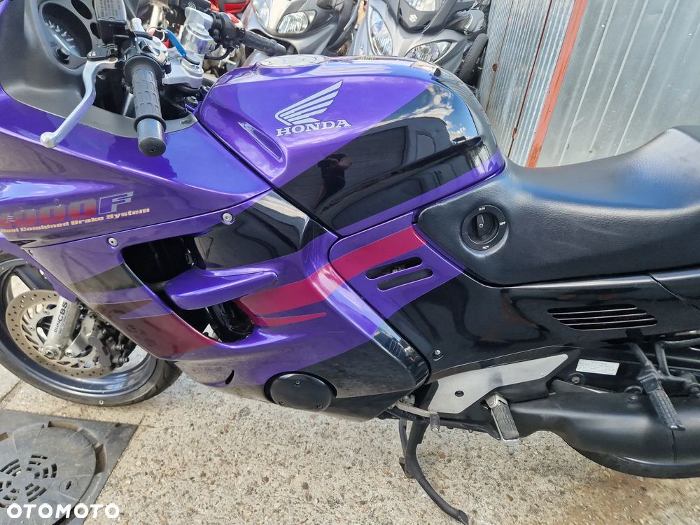 Honda CBR - 11