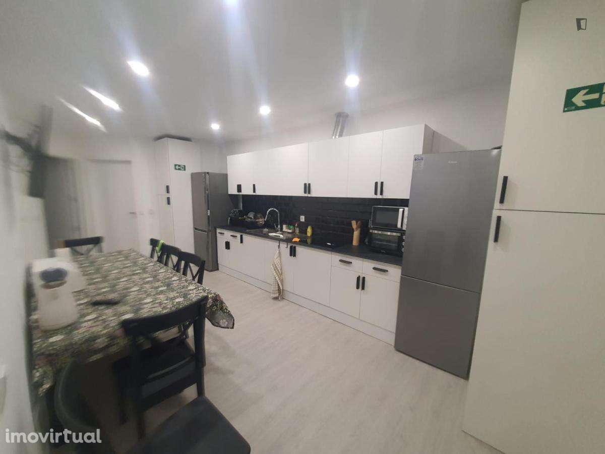 Quarto - localizado em Lumiar Lisbon - Grande imagem: 5/17