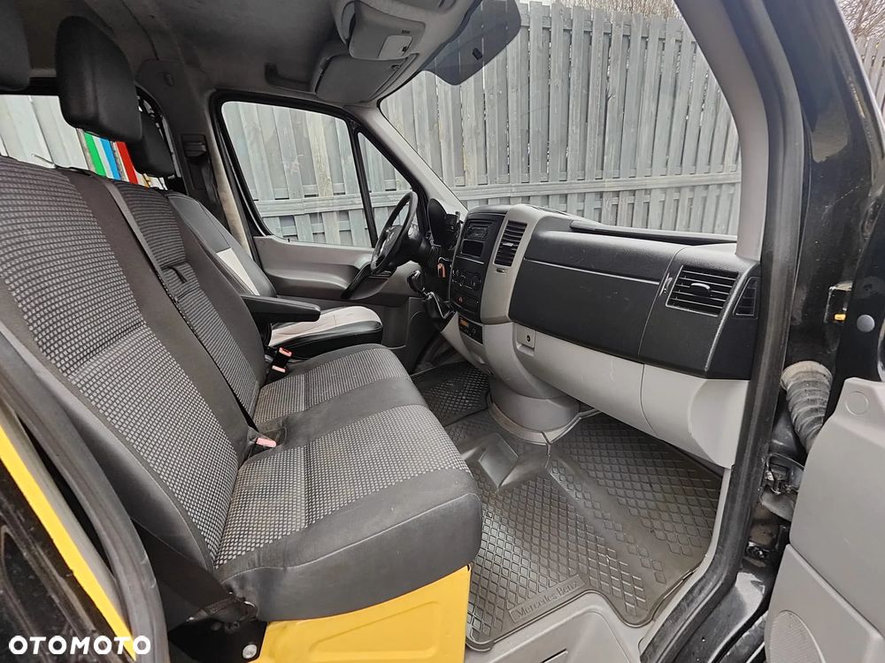 Mercedes-Benz Sprinter - 14
