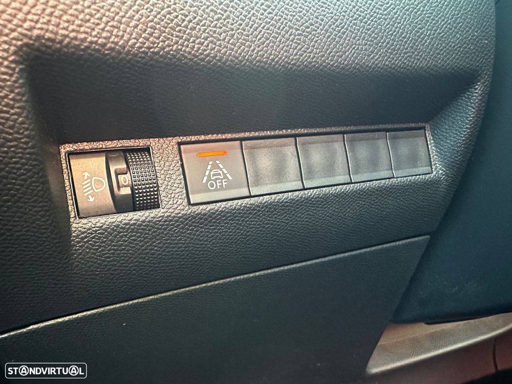 Peugeot e-2008 50 kWh Active - 33