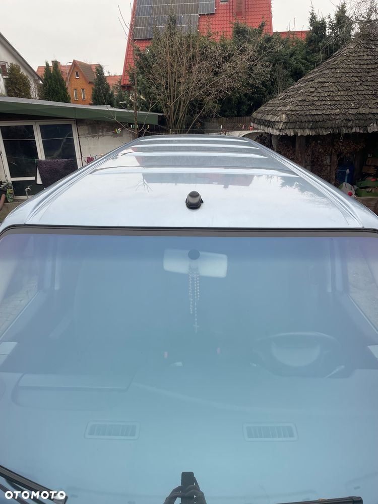 Volkswagen Caravelle - 5