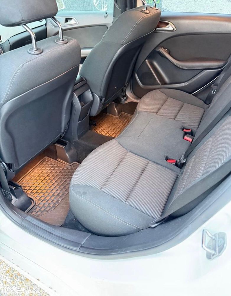 Mercedes-Benz B 220 d 4Matic 7G-DCT Urban - 11