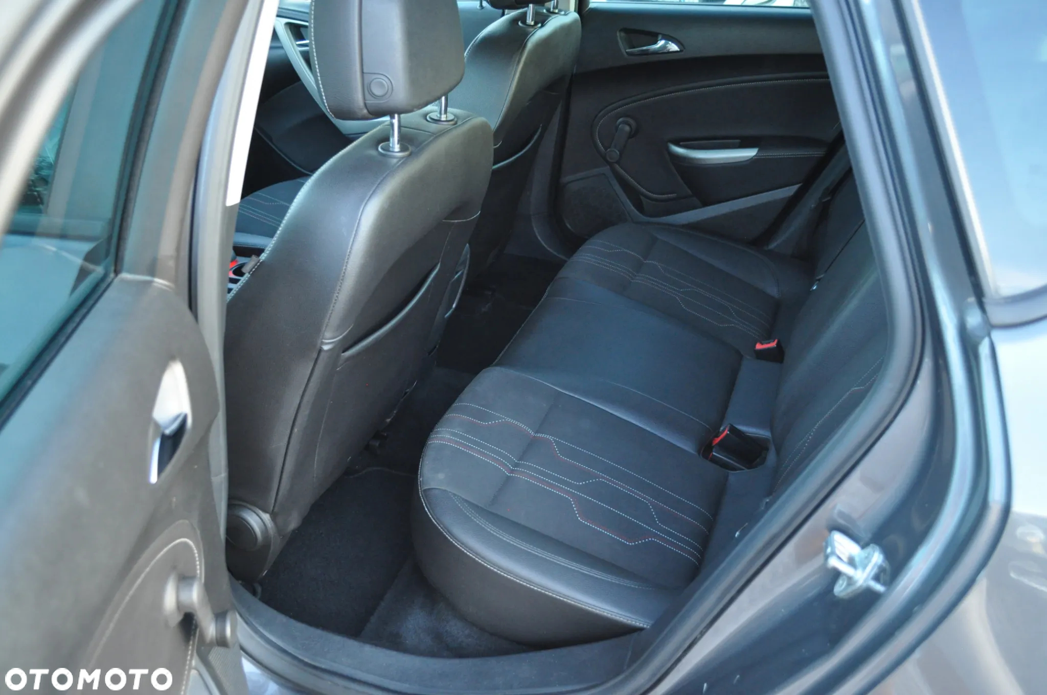 Opel Astra 1.4 Turbo 150 Jahre - 21