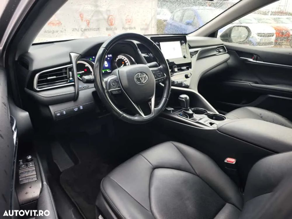 Toyota Camry 2.5 Hybrid Business - 9