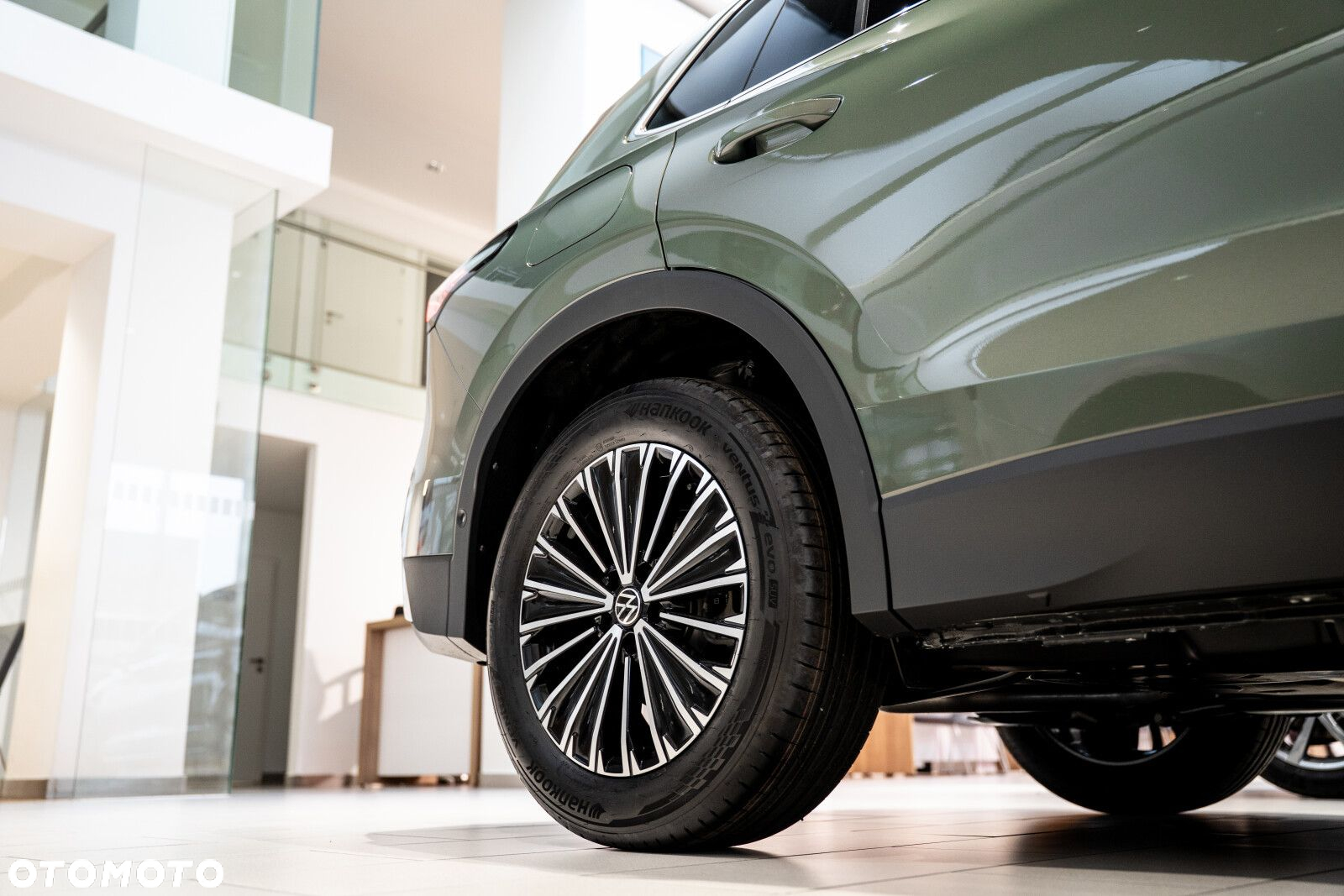 Volkswagen Tiguan - 12