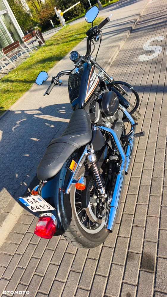 Harley-Davidson Sportster Roadster 883R - 8
