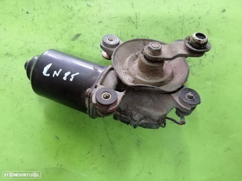 Motor das escovas limpa vidros Toyota Hilux - 1