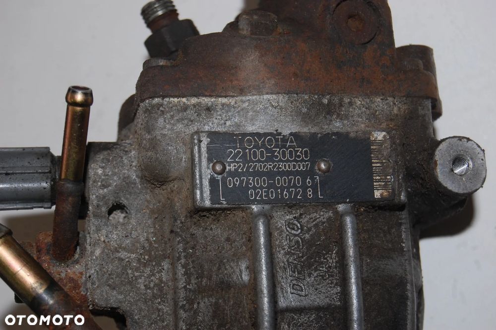 TOYOTA LAND CRUISER 120 3,0 D - Pompa wtryskowa 22100-30030 - 2