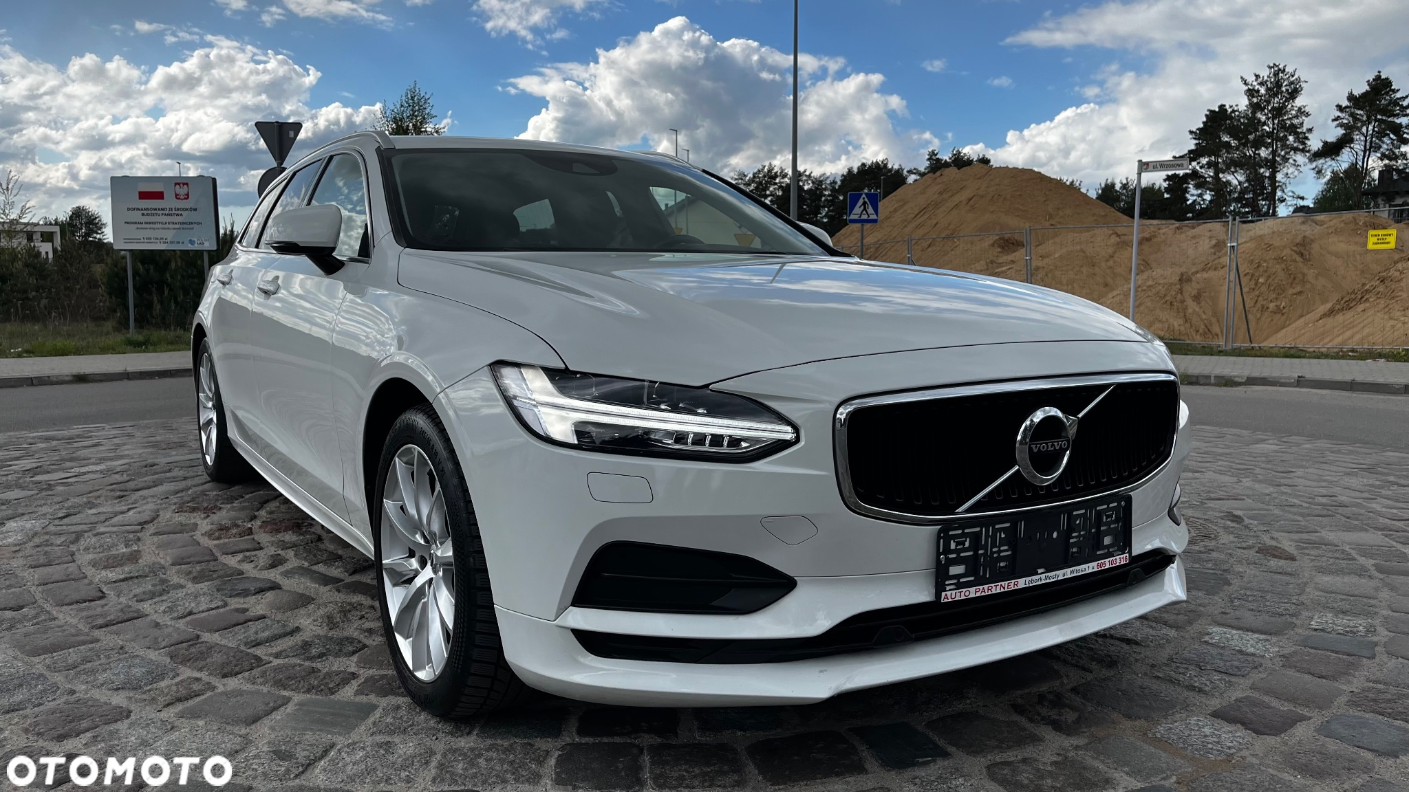 Volvo V90 D4 AWD Geartronic Momentum - 6