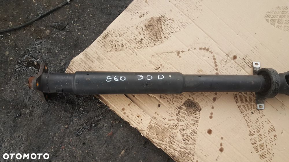 Wał napędowy pędny automat podpora 2.5d 3.0D BMW E60 E61 - 2