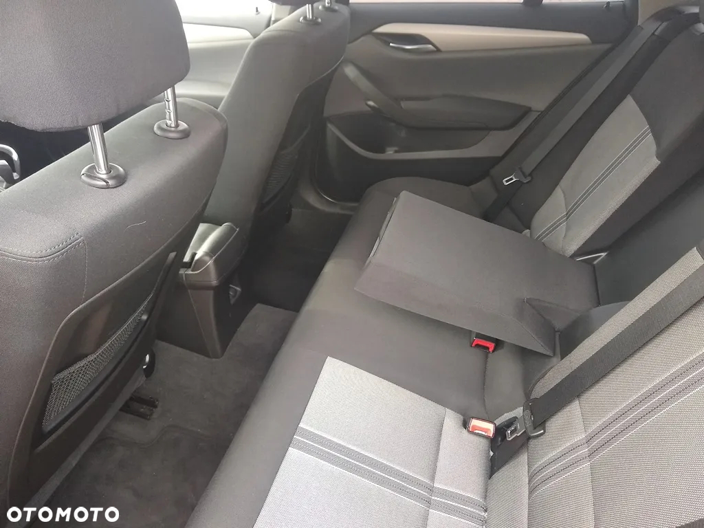 BMW X1 sDrive18i - 10