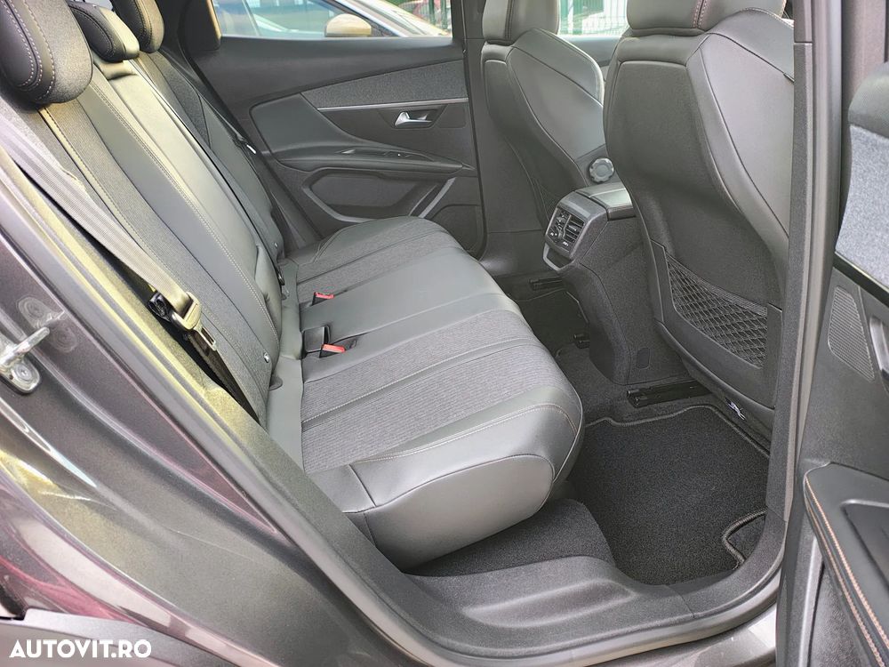 Peugeot 3008 1.2 PureTech Turbo S&S EAT6 GT-Line - 17