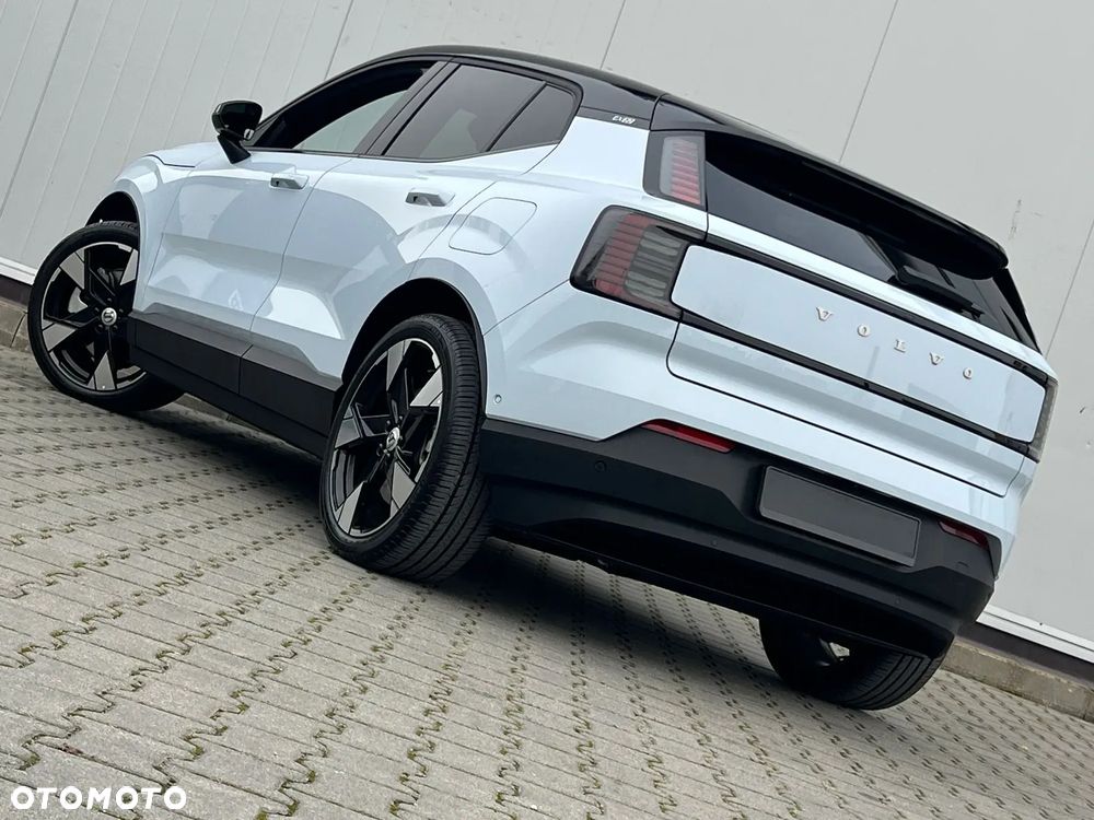 Volvo EX30 Twin Motor Performance AWD Ultra - 12