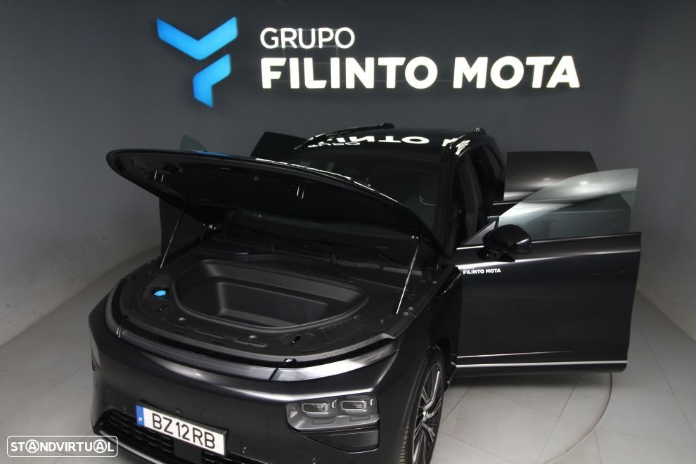 Xpeng G9 93.1 kWh AWD Performance - 13