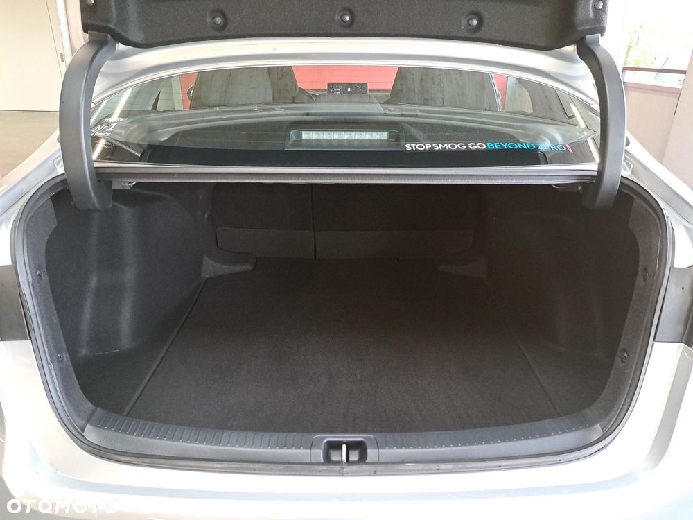 Toyota Corolla 1.8 Hybrid Comfort - 13