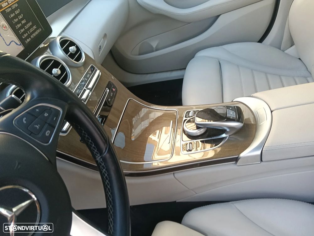 Mercedes-Benz C 300 h Exclusive - 28