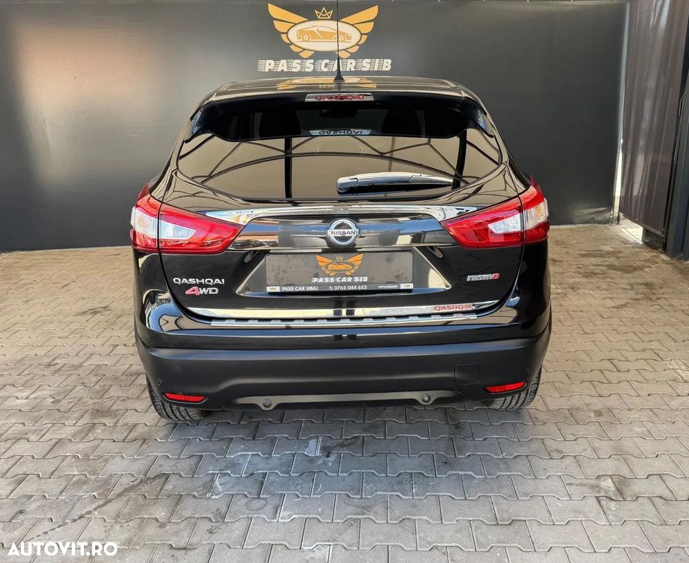 Nissan Qashqai 1.6L dCi Start/Stop 4X4-i N-Connecta - 8