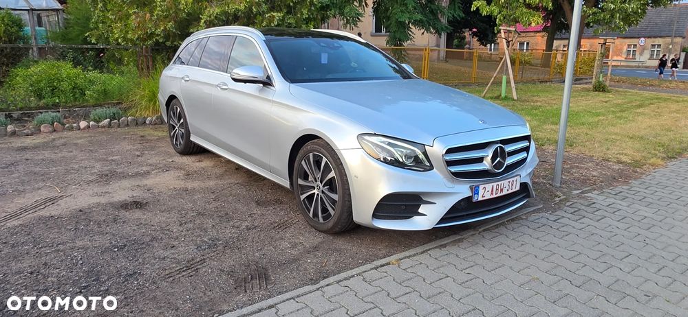 Mercedes-Benz Klasa E 220 d 4-Matic 9G-TRONIC - 2