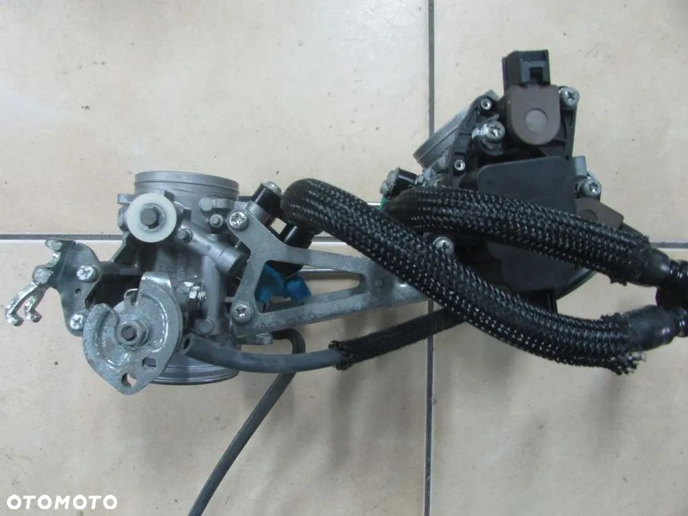 Suzuki DL 1000 V-Strom 14-16 przepustnice wtryski TPS - 2