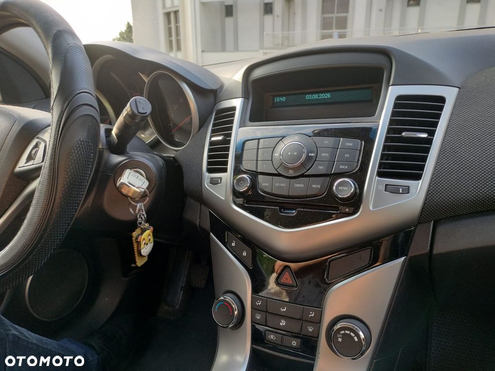 Chevrolet Cruze 1.6 LT - 13