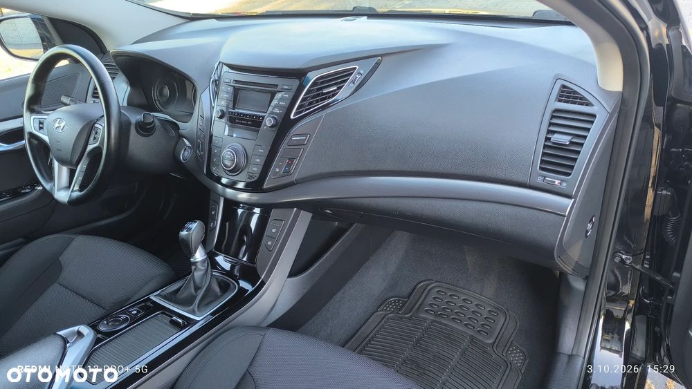 Hyundai i40 Kombi blue 1.6 Space - 28