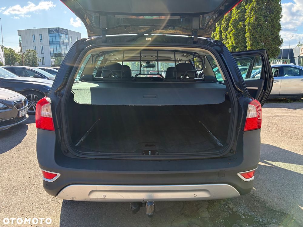 Volvo XC 70 D5 AWD Momentum - 12