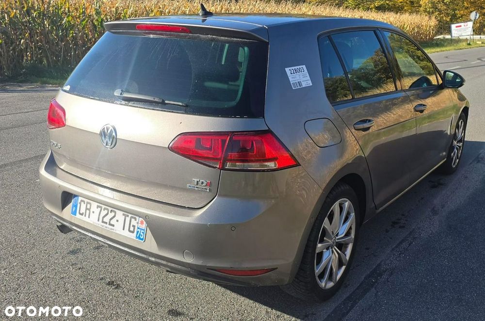 Volkswagen Golf - 6