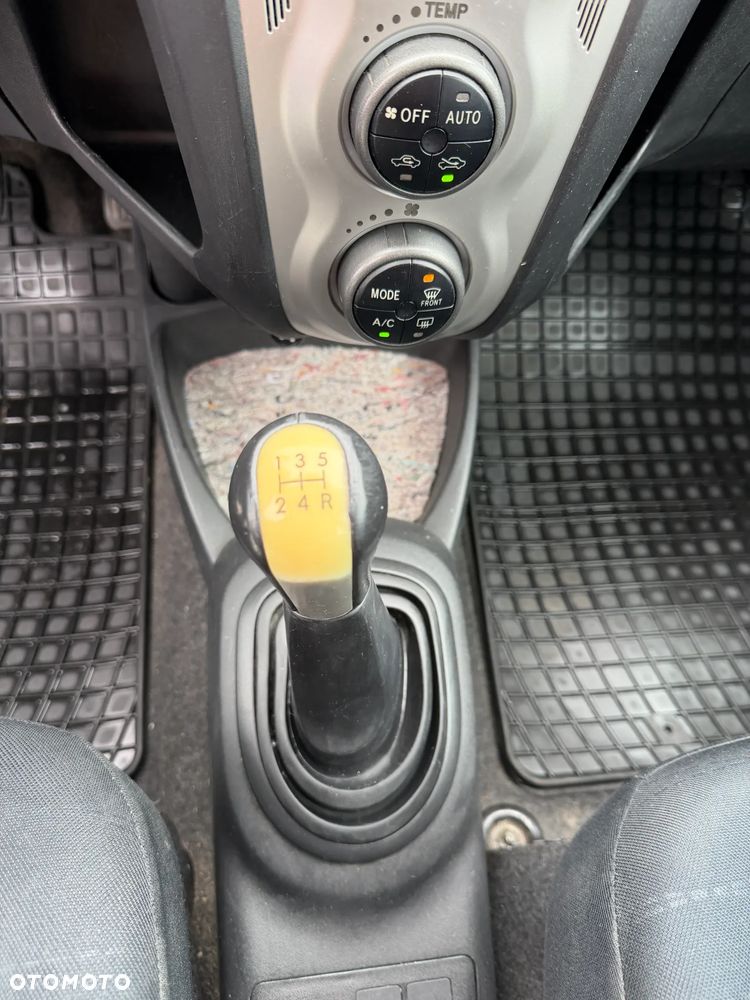 Toyota Yaris 1.3 VVT-i Luna - 14