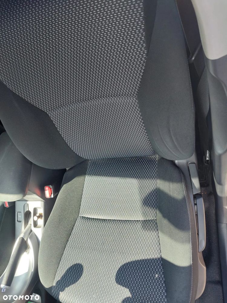 Toyota Auris - 16