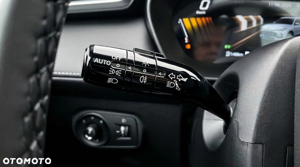 MG ZS Hybrid+ - 13