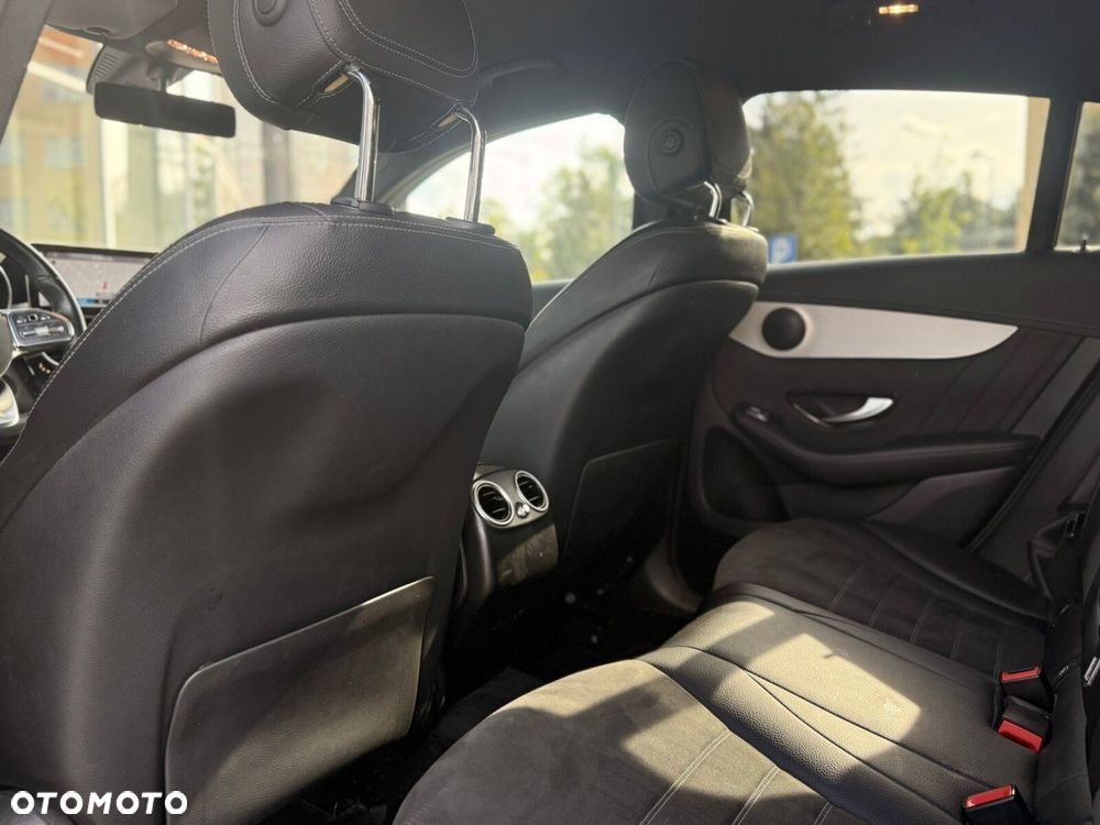 Mercedes-Benz GLC 300 e 4-Matic - 13