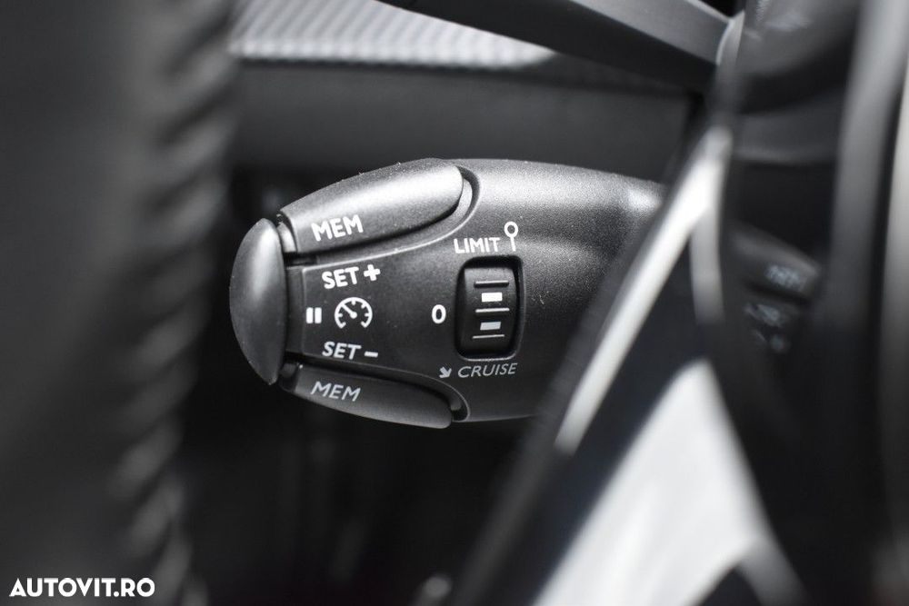 Peugeot 208 1.2 L PureTech STT Active Pack - 28