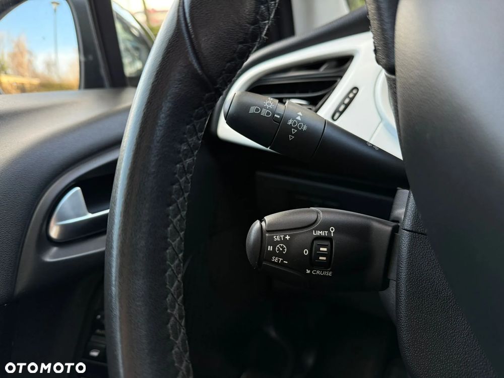 Citroën C3 Pure Tech (VTi) 82 Exclusive - 25