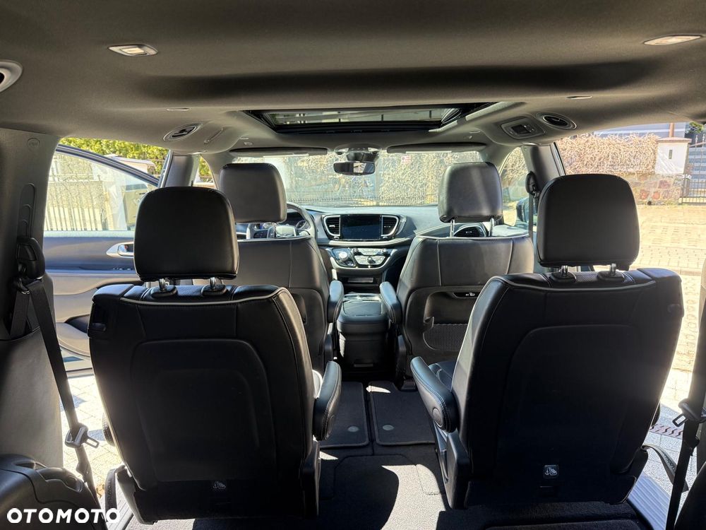 Chrysler Pacifica - 25