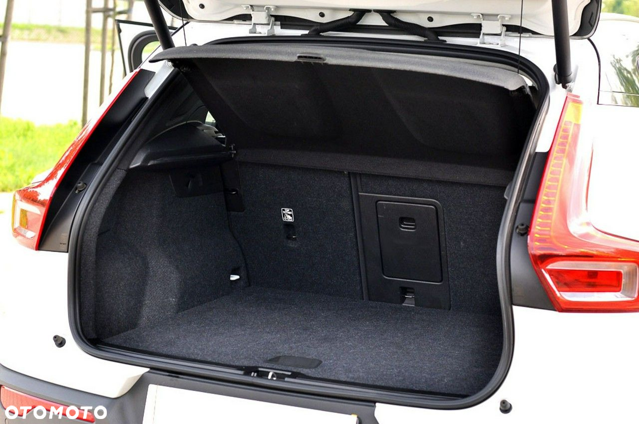 Volvo XC 40 D3 AWD Momentum - 10