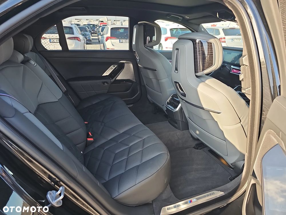 BMW Seria 7 750e PHEV xDrive sport - 22