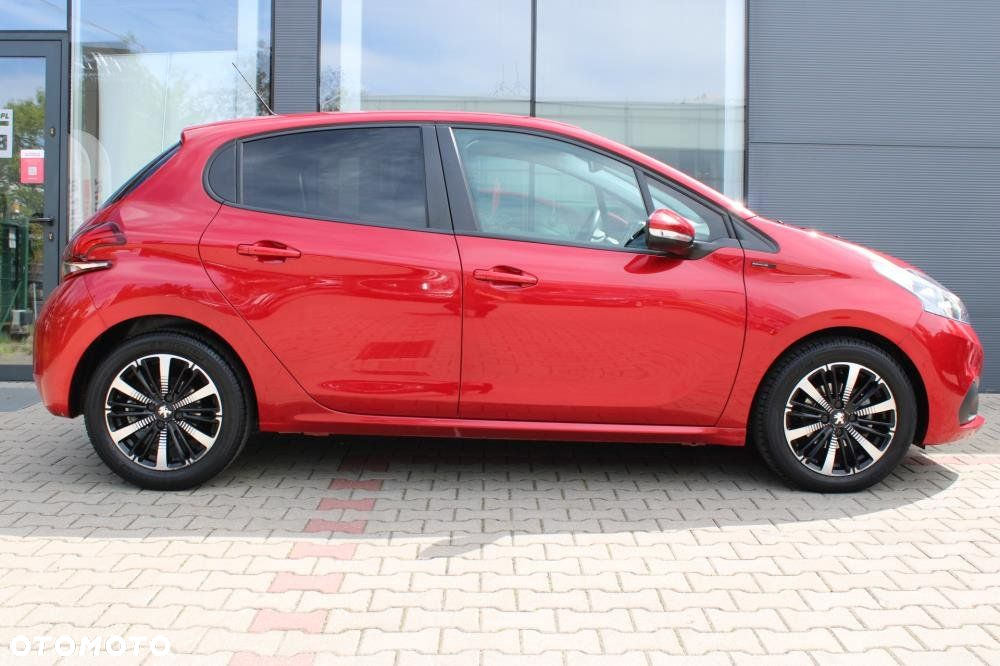 Peugeot 208 - 4