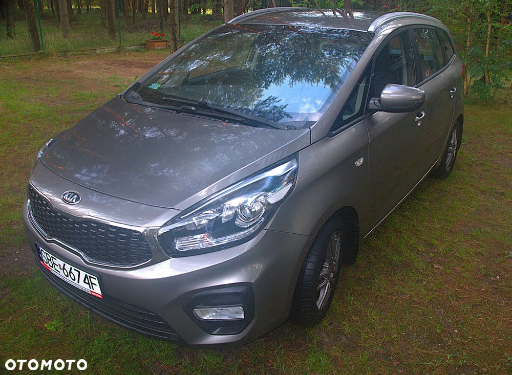 Kia Carens - 5