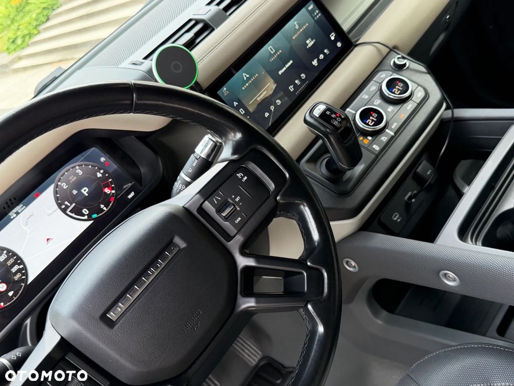 Land Rover Defender 3.0 D300 mHEV X-Dynamic SE - 16