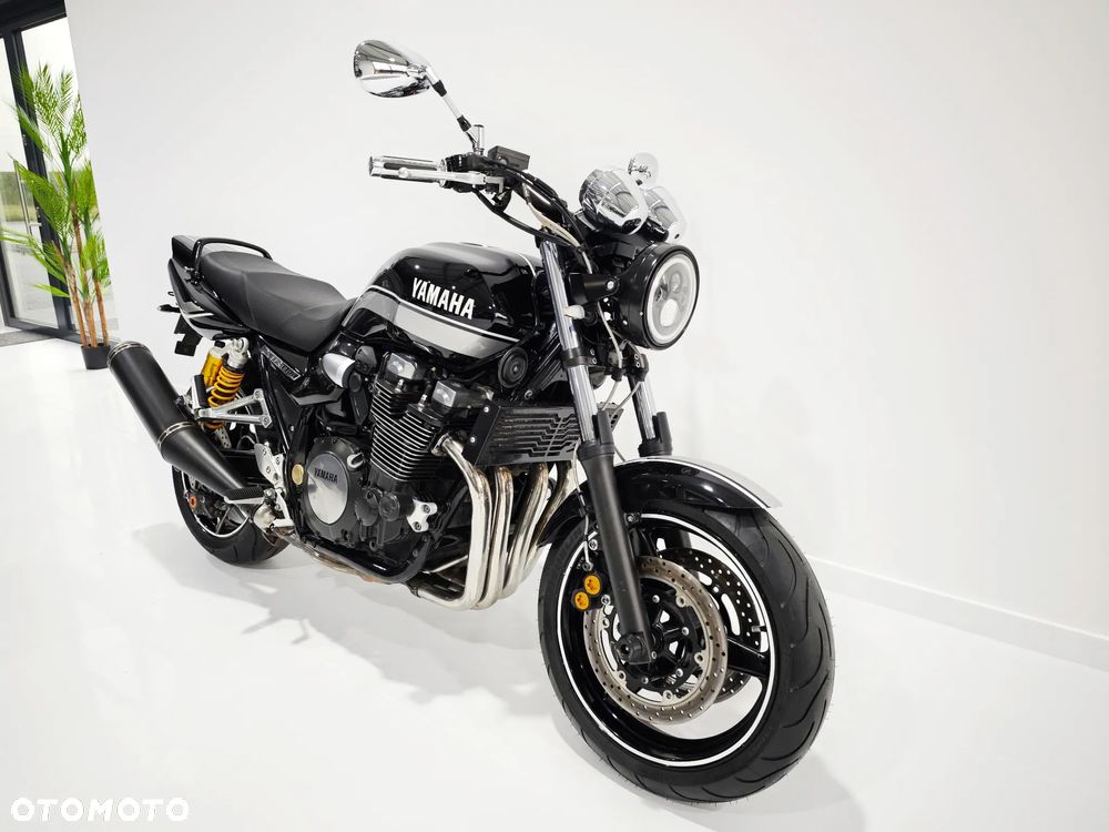 Yamaha XJR - 2