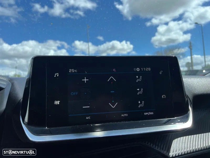 Peugeot 2008 1.2 PureTech Allure - 19