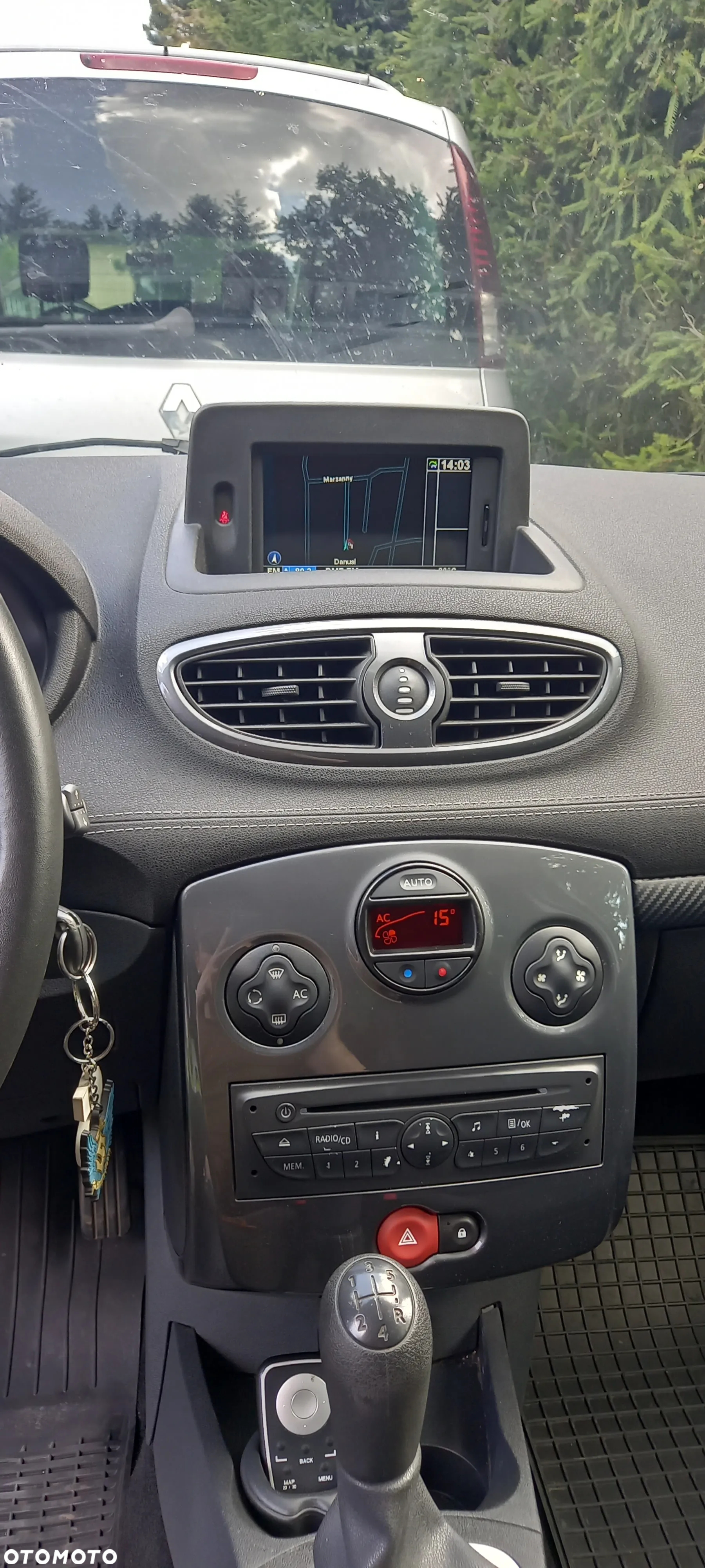 Renault Clio 1.2 16V Dwudziestka - 9