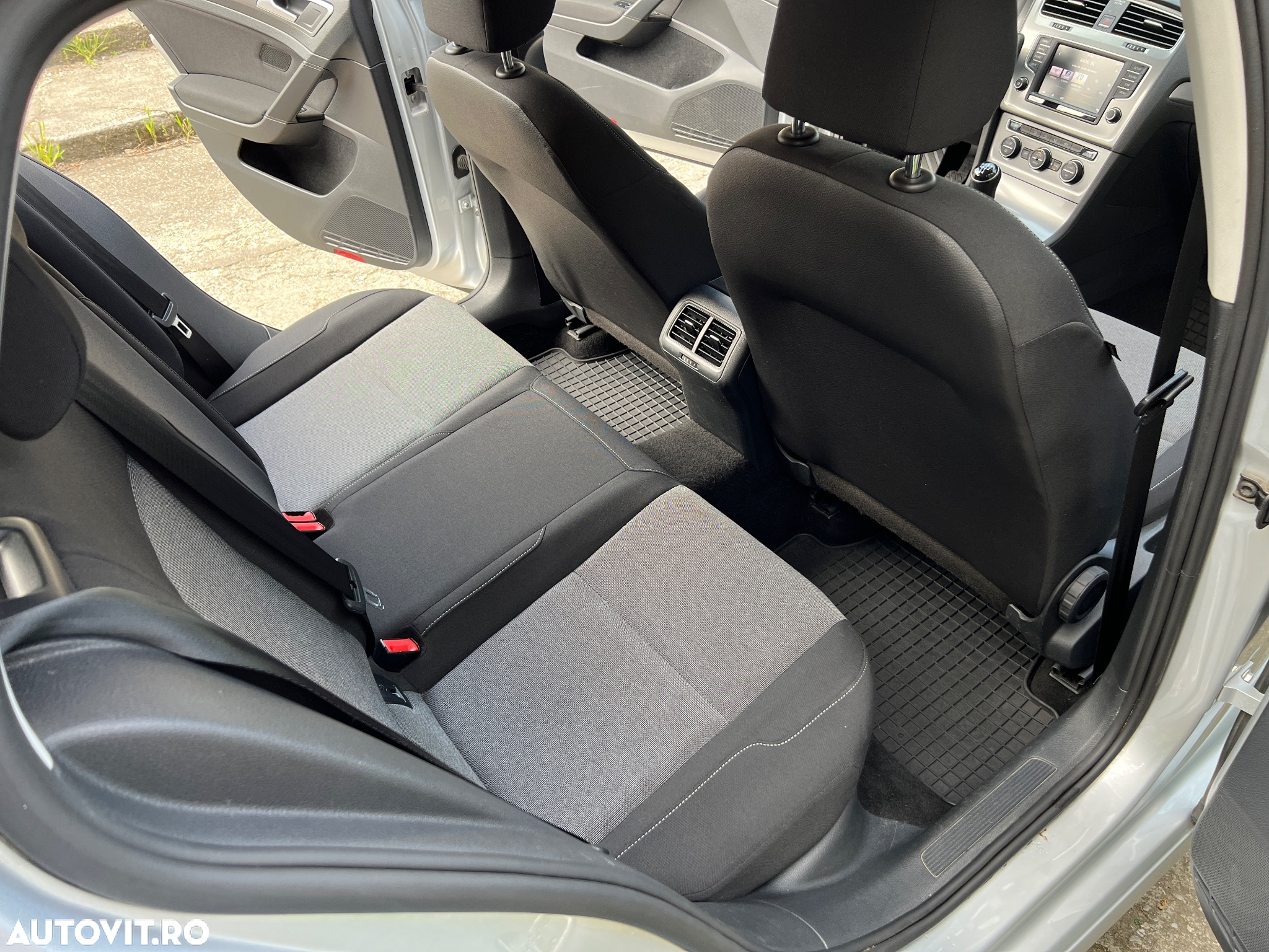 Volkswagen Golf 1.6 TDI BMT Comfortline - 7