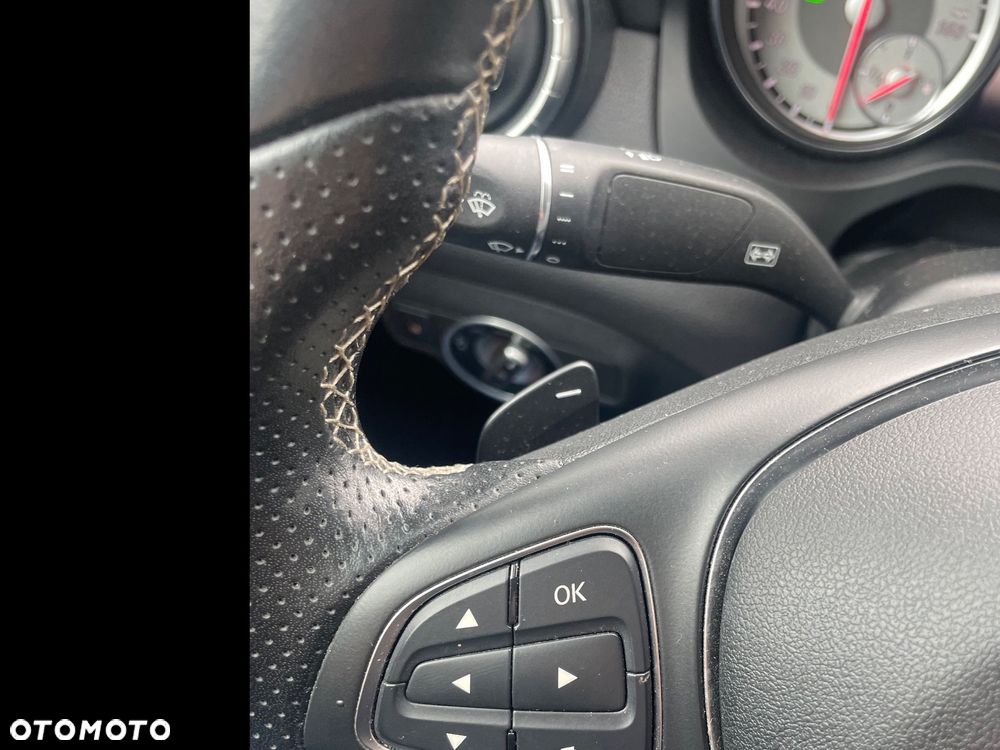 Mercedes-Benz CLA 250 4-Matic AMG Line - 24