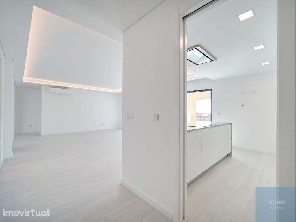 Fantástico Penthouse T2 com Vista Mar e Piscina, na Ericeira - Grande imagem: 3/37